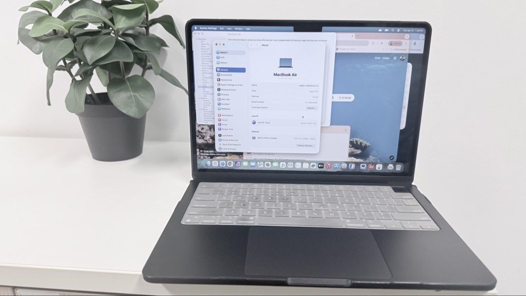 MacBook Air M3441384770198589441