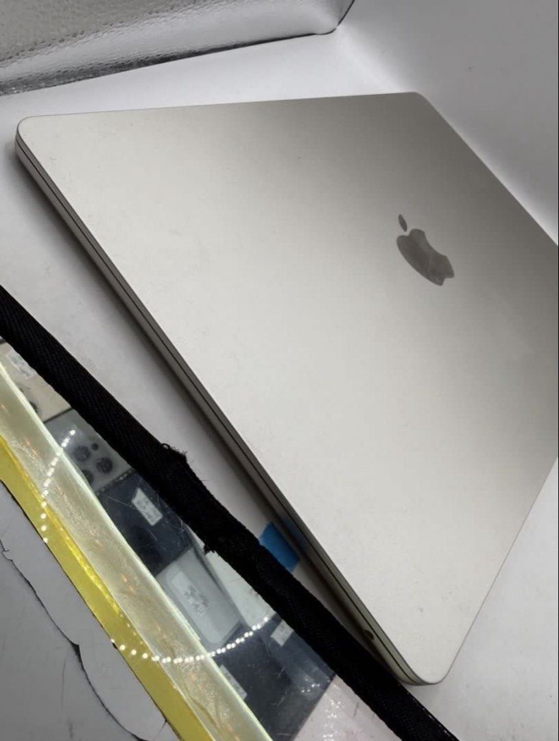 MacBook Air m3 256gb 15.6inch440954899147663362