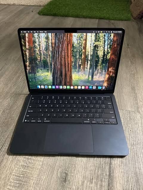 MacBook Air M4441310494107248640
