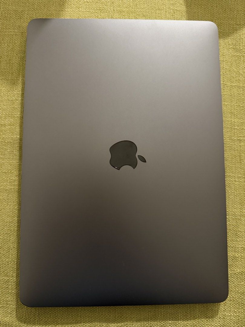 MacBook Pro 13441383905091266561