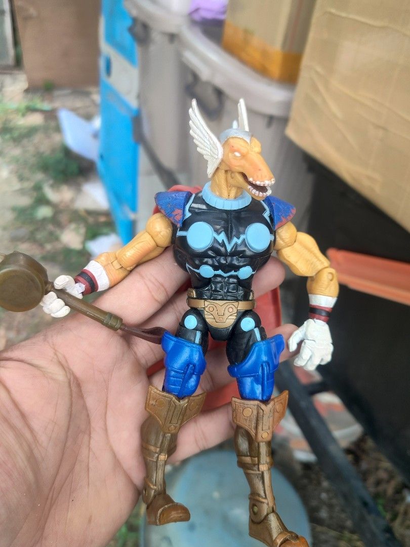 Marvel Thor Action Figure (Category: Figurines & Statues) located in Plaridel. Submitted by klayskolektibols (Listing ID 1435191229, Image 1). Description: - Thor action figure - Unique design - Includes hammer - Detailed armor - Distinctive head sculpt - Dynamic pose - Color scheme: blue, gold, black - Collectible item.