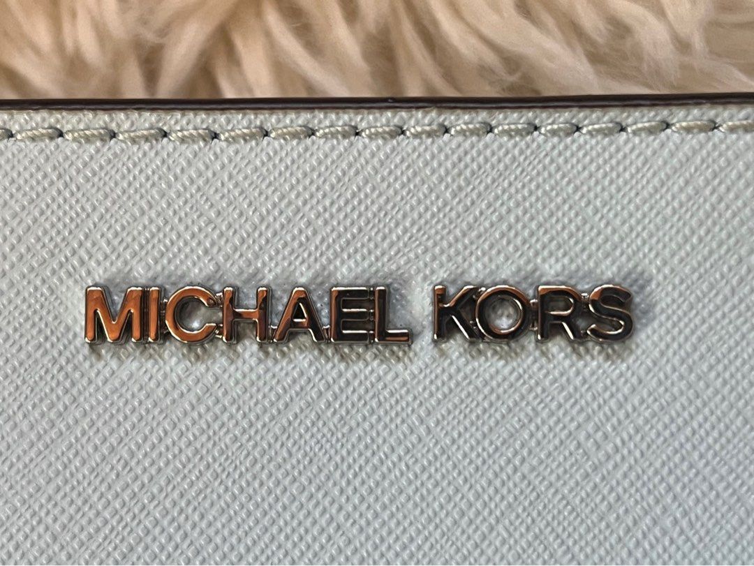 Michael Kors Shiela Small Crossbody (Category: Luxury Bags & Wallets) located in Davao. Submitted by aevrylscorner (Listing ID 1435177346, Image 3). Description: Authentic Saffiano leather Sky Blue Silver Hardware No inclusion (misplaced care card) "What you see is what you get" Mode of payment: Gcash Shipping Schedule: Weekends only Add sf.