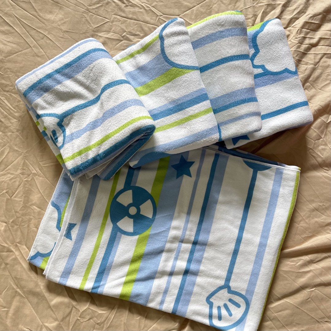 microfiber towel for kids (91x135cm) (Category: Bathtub & Bath Accessories) located in Quezon City. Submitted by selling.thingzzz (Listing ID 1435237674, Image 1). Description: ✨high quality microfiber ✨4 pcs available.