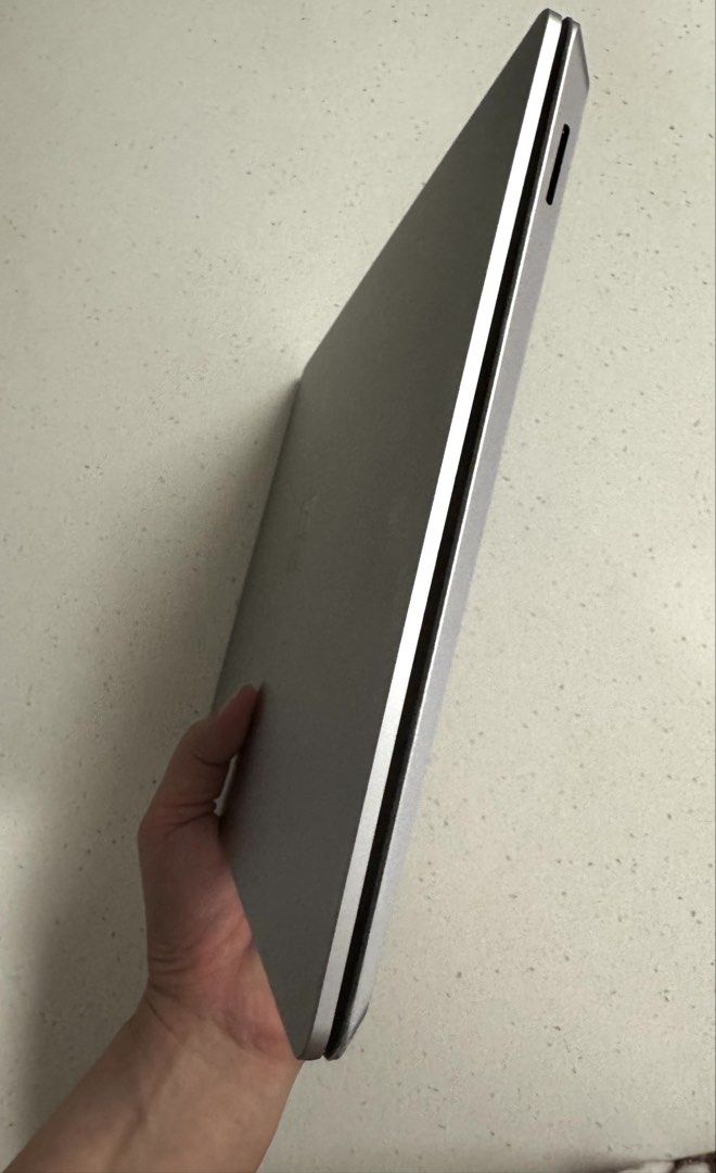 microsoft surface laptop 5 touchscreen computer 12thGen i5 / 13.5”441390080354560003