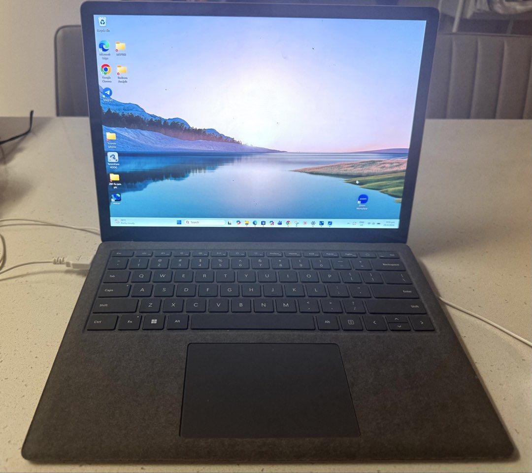 microsoft surface laptop 5 touchscreen computer 12thGen i5 / 13.5”441390080354560001