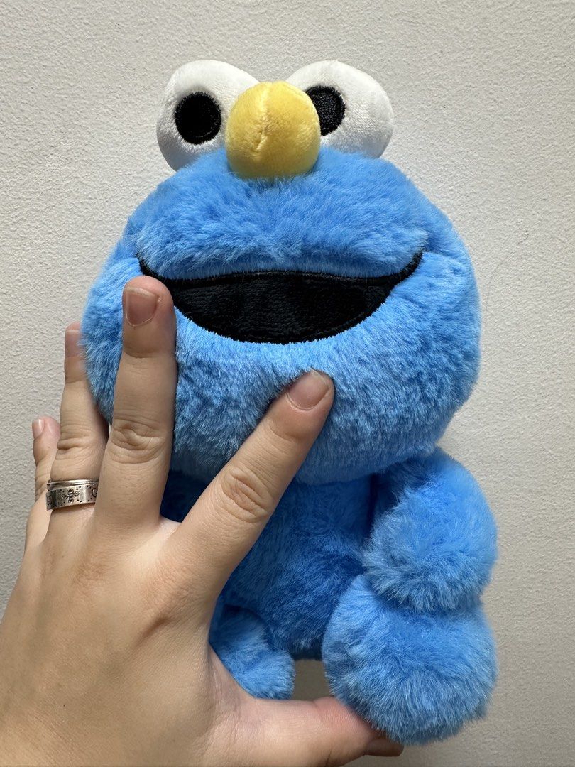 NEW! 8in Blue Elmo stuffed toy (Category: Plushies & Soft Toys) located in Makati City. Submitted by shopshophooray.ph (Listing ID 1435305005, Image 2). Description: ❤️great Vday gift, Bday gift, Anniv gift, Christmas gift❤️ ⭐️⭐️made of premium stuffed toy material (not the cheap looking ones) ---- Blue Elmo stuffed toy - P299 - blue - 8in height - brand new - excellent condition - no rips, stains , tears Pay: bdo bpi or gcash Pickup: Pio del Pil