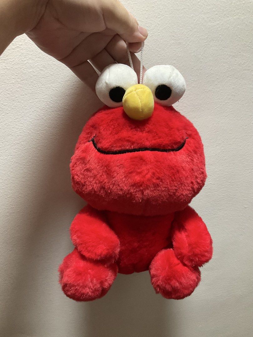 NEW! 8in Red Elmo stuffed toy (Category: Plushies & Soft Toys) located in Makati City. Submitted by shopshophooray.ph (Listing ID 1435305237, Image 1). Description: ❤️great Vday gift, Bday gift, Anniv gift, Christmas gift❤️ ⭐️⭐️made of premium stuffed toy material (not the cheap looking ones) ---- Red Elmo stuffed toy - P399 each (or get all 4pcs for P1,200) - red - 8in height - brand new - excellent condition - no rips, stains , tears Pay: bdo b