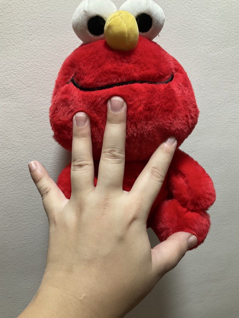 NEW! 8in Red Elmo stuffed toy (Category: Plushies & Soft Toys) located in Makati City. Submitted by shopshophooray.ph (Listing ID 1435305237, Image 3). Description: ❤️great Vday gift, Bday gift, Anniv gift, Christmas gift❤️ ⭐️⭐️made of premium stuffed toy material (not the cheap looking ones) ---- Red Elmo stuffed toy - P399 each (or get all 4pcs for P1,200) - red - 8in height - brand new - excellent condition - no rips, stains , tears Pay: bdo b