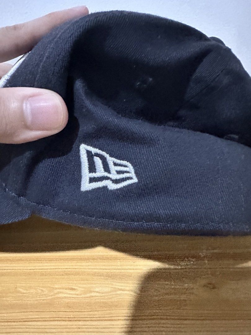 New Era NY LA 9FORTY Cap (Category: Caps & Hats) located in Makati City. Submitted by dudwhojustwantsroom (Listing ID 1435228476, Image 3). Description: Bought from New Era Uptown Mall. Only used Twice. One Size fits All..