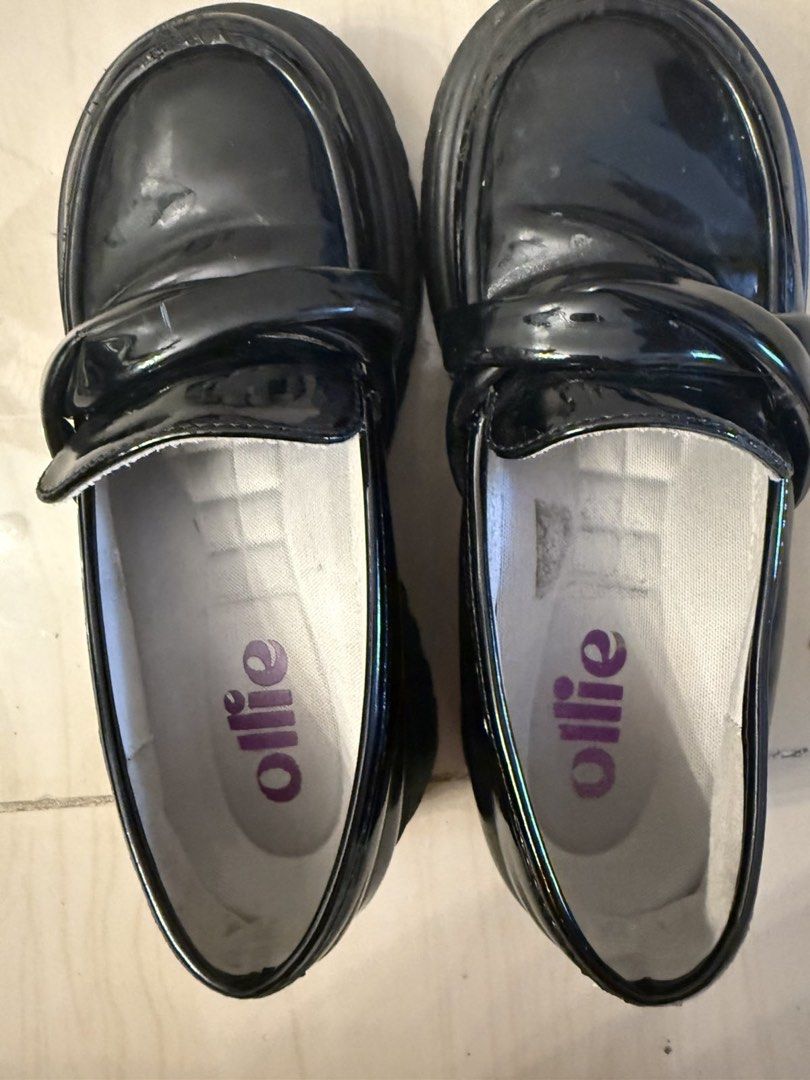 Ollie black shoes (Category: Babies & Kids Fashion) located in Manila. Submitted by kilogramdynamite (Listing ID 1435210852, Image 1). Description: US 1.0 RFS: no longer fits.