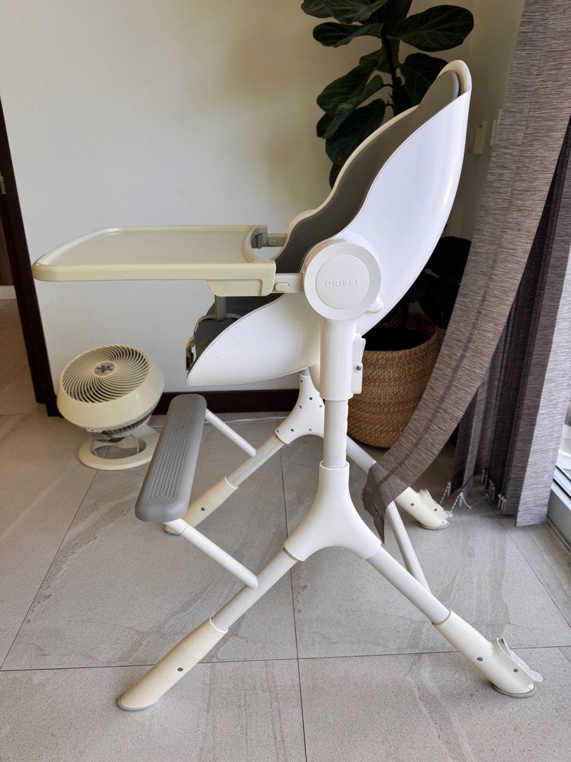 Oribel Cocoon Z High Chair (Category: Baby High Chairs) located in Makati City. Submitted by juxyluxy (Listing ID 1435307246, Image 3). Description: .