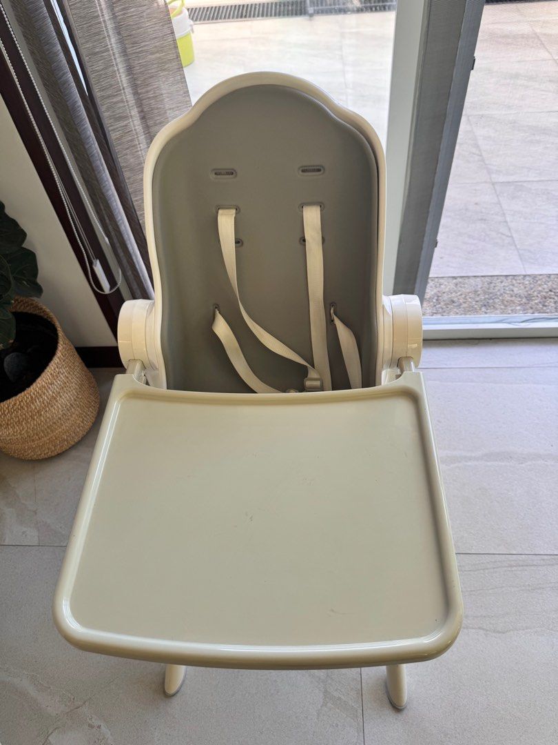 Oribel Cocoon Z High Chair (Category: Baby High Chairs) located in Makati City. Submitted by juxyluxy (Listing ID 1435307246, Image 2). Description: .