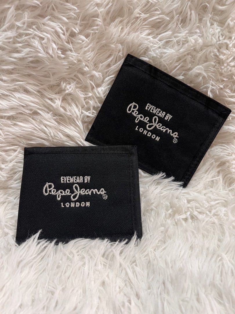 PEPE JEANS BIFOLD CANVASS WALLET (Category: Wallets & Card Holders) located in Muntinlupa City. Submitted by hermanasbfl (Listing ID 1435217294, Image 2). Description: Pepe Jeans Wallet 250 each canvas Lightweight For young boys RFS : Decluttering 📦SF : c/o buyer 🚚J&T/Lbc 🏧Gcash/Bdo.