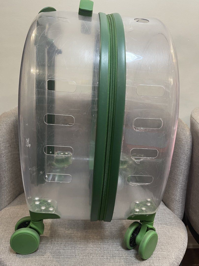 PET TROLLEY CLEAR CASE BAG (Category: Homes & Other Pet Accessories) located in General Trias. Submitted by jlent.6888 (Listing ID 1435252689, Image 2). Description: VERY NEW STILL HAS A THIN CLING PLASTIC. Around the case (You may remove it🙂 Used once 1-2hrs only - No pillow included. .