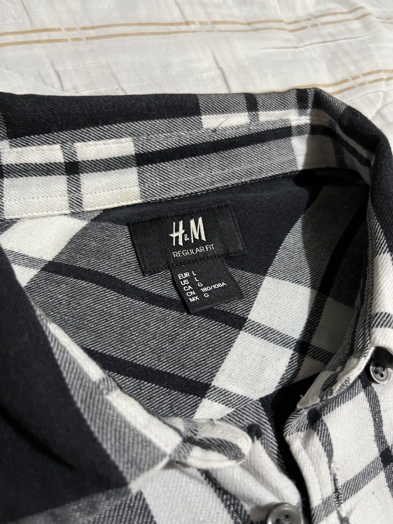H&M Regular Fit Long Sleeve (Category: Tshirts & Polo Shirts ) located in Marikina City. Submitted by dopaaaa (Listing ID 1435278580, Image 3). Description: H&M Flannel Long Sleeve Dimensions: Length: 27’ Pit to pit (width): 21 Free uniqlo slim fit shirt if you buy the item: Dimensions: Length: 24’ Pit to pit (width): 18’ Color may vary due to lighting.