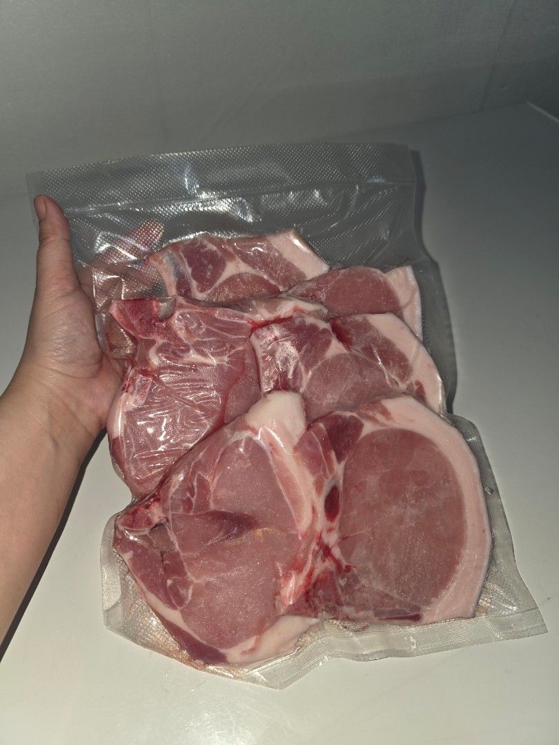 PORKCHOP / PORK LOIN CHOPS - APPROX 1KG (Category: Other Food & Drinks) located in Las Pinas. Submitted by mfs02015 (Listing ID 1435312333, Image 1). Description: PORK LOIN CHOPS Aprox 990grams to 1kl 4 to 6 pcs / pack depending on size For Pick up and courier only. NO MEETUPS. Location : AdB Avenue ALSO AVAILABLE : * PROMEAT Cheesy / Spicy Hungarian 1kg (9pcs) = P320 * Repacked Vacuum Sealed PROMEAT Hungarian (3pcs) = P120 * Promeat Glazed Ham 1
