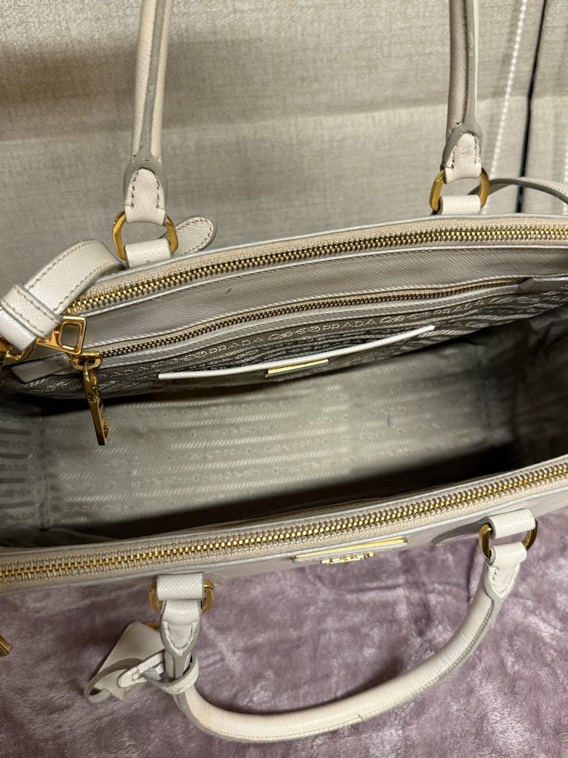 Prada Galleria Saffiano Lux Large Double Zip Tote (Category: Luxury Bags & Wallets) located in Makati City. Submitted by bagging_rights (Listing ID 1435305607, Image 1). Description: - AVAILABLE FOR 0% INSTALLMENT FOR BDO AND BPI CARDHOLDERS UP TO 12 MONTHS.