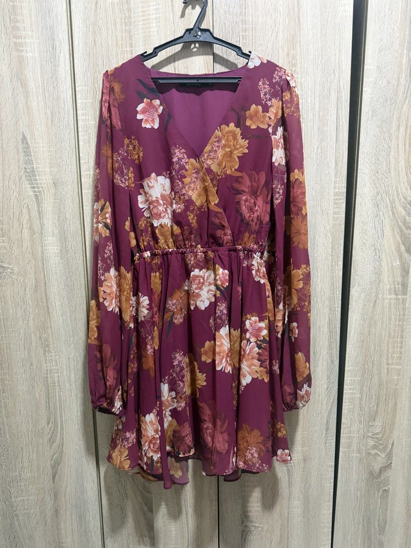 Preloved sheik floral dress (Category: Dresses) located in Bago City. Submitted by birkens_bcd (Listing ID 1435251279, Image 1). Description: Preloved sheik floral dress Medium.