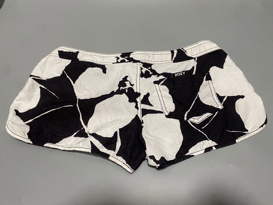 Roxy Boardshorts for Women (Category: Shorts) located in Manila. Submitted by owabaet12 (Listing ID 1435244996, Image 2). Description: - Roxy Boardshorts - Stylish design - Durable material.