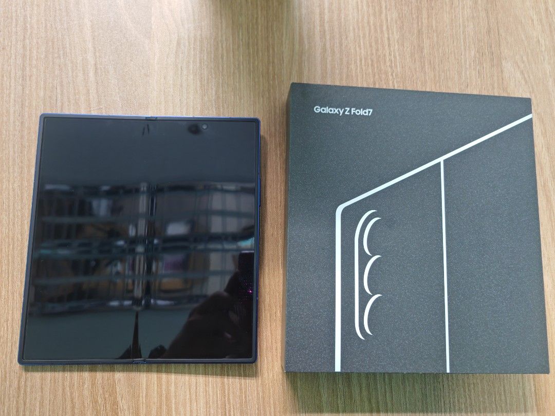 Samsung z fold 7 (Category: Samsung) located in Manila. Submitted by sound.solution (Listing ID 1435284365, Image 3). Description: - Samsung Z Fold 7 - Stunning blue color - Includes original box - Modern and sleek design - Foldable phone.