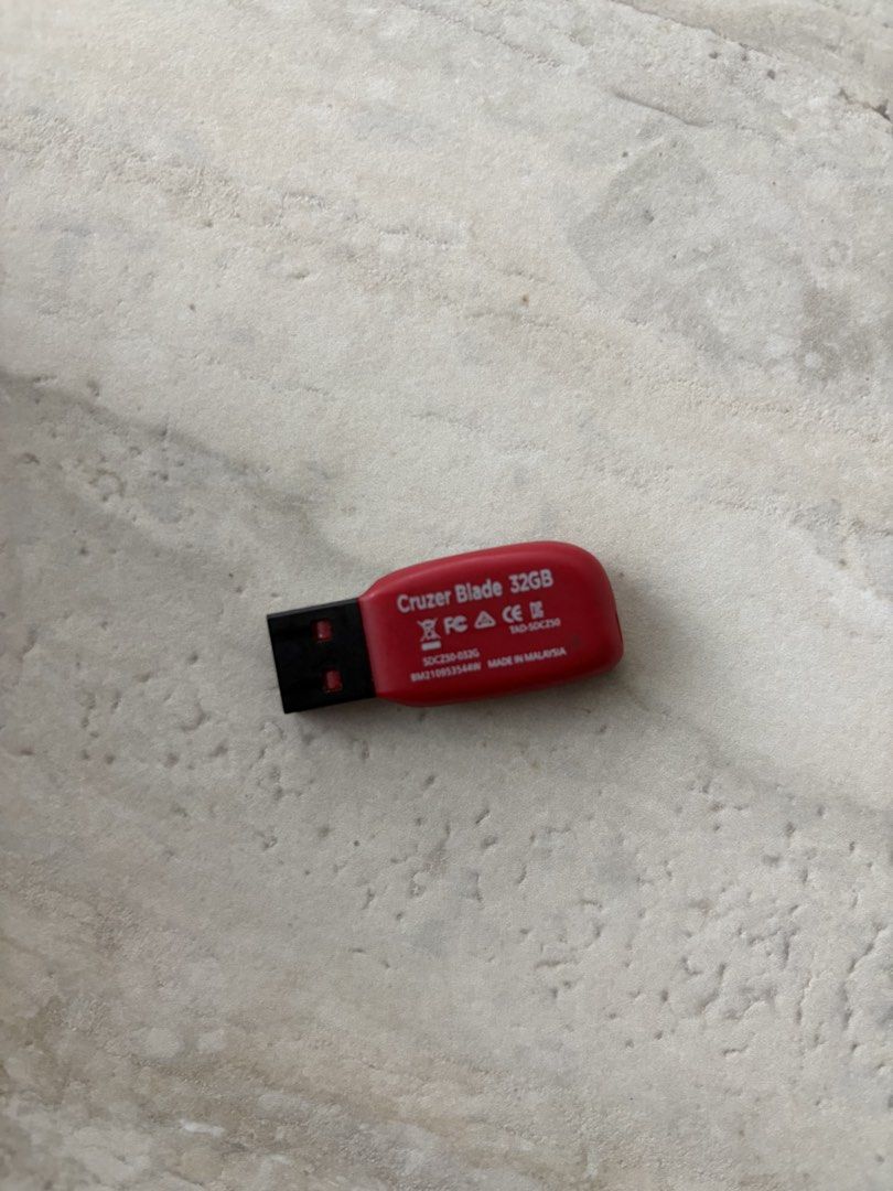 SanDisk Cruzer Blade 32GB USB Flash Drive