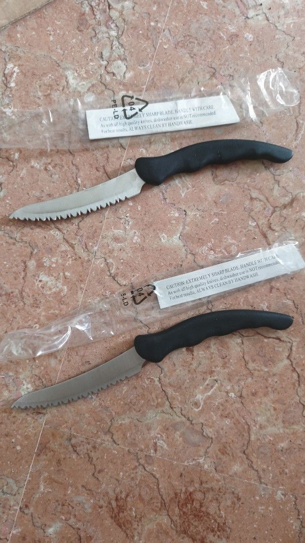 Serrated paring knife441263772318443520