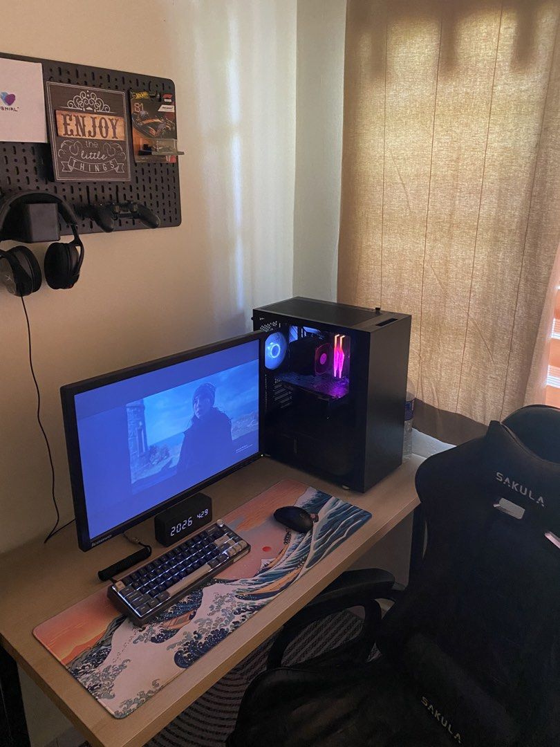 Set Pc (Category: Desktops) located in Kuala Lumpur. Submitted by dzainuddin10263 (Listing ID 1435241576, Image 1). Description: Jualan Set amik semua yang ada dalam gambar nak lebih detail mesej je.