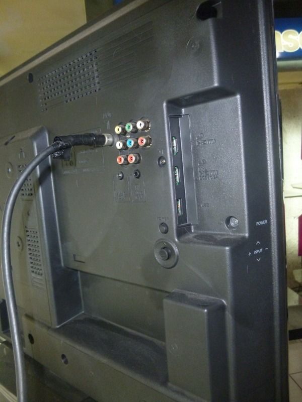 Sharp 32" HD TV (Category: TV) located in Manila. Submitted by edjavier92685 (Listing ID 1435317916, Image 2). Description: - Sharp Aquos 32" HD TV - HD Resolution: WXGA (1366 x 768) - Connectivity: HDMI & USB ports - Features: MHL, AquaMotionLite 200/240Hz - Antenna Booster included - Easy color adjustment - Super Eco Mode for energy saving.