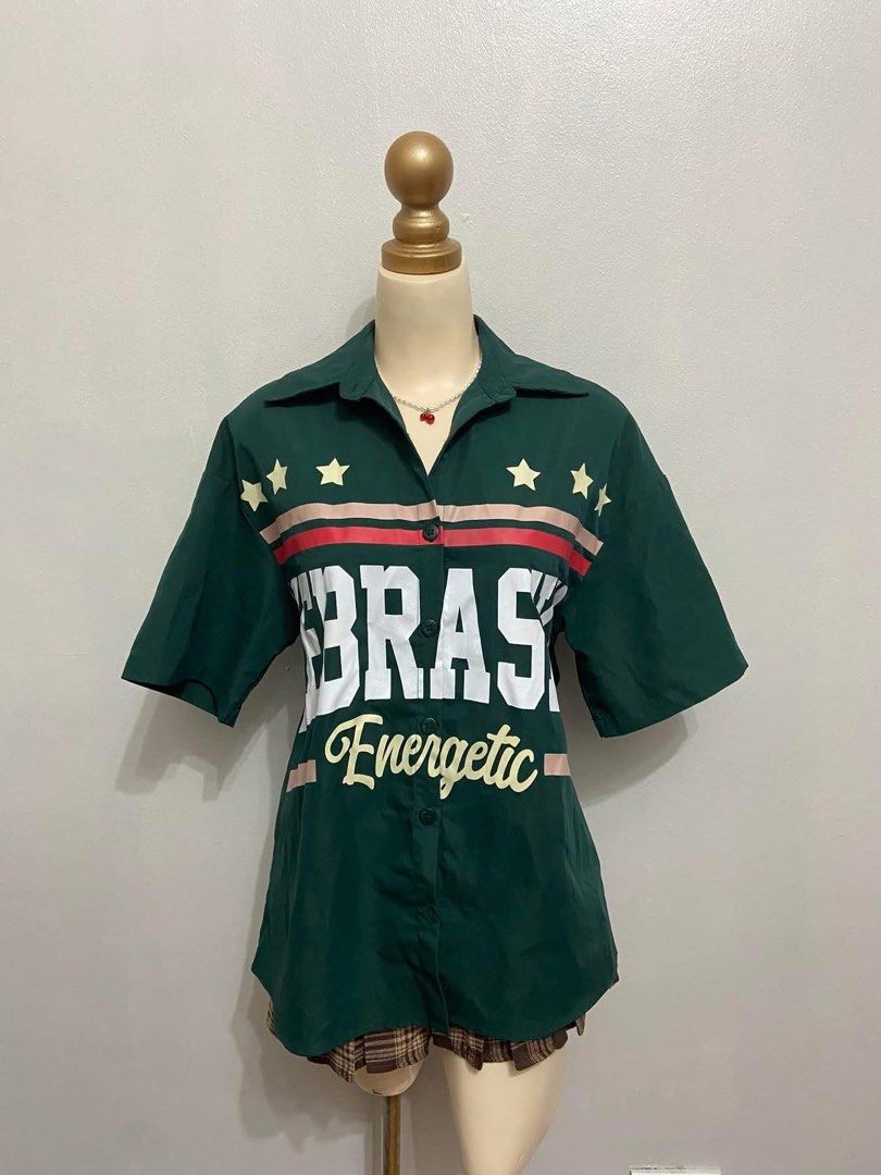 Shein Short Sleeve Oversized Top (Category: Shirts) located in Mandaluyong City. Submitted by cxia_style (Listing ID 1435258101, Image 1). Description: details: ୨ৎ shein brand ୨ৎ thick fabric ୨ৎ non-stretch ୨ৎ high quality printed name & design.