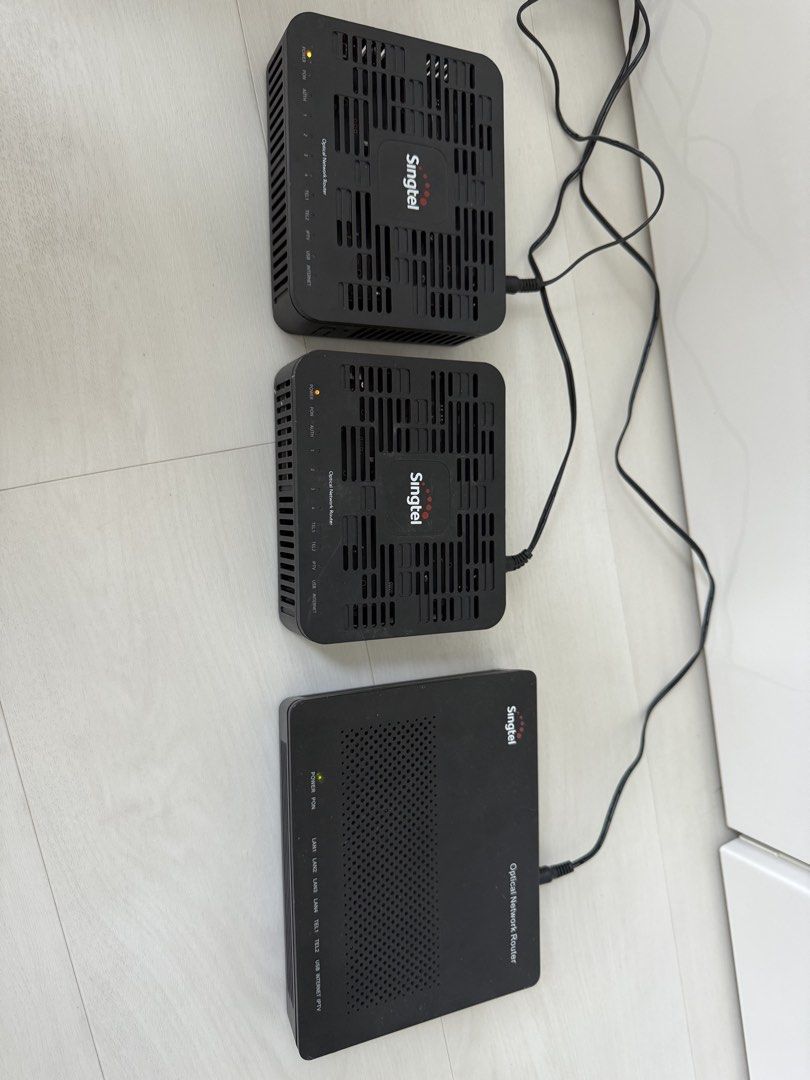 Singtel Optical Network Router and Mesh WiFi Set441059896471080963