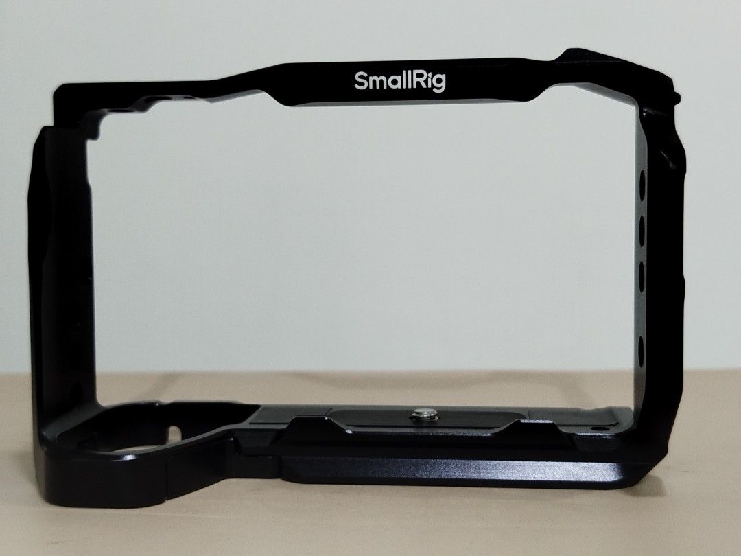 Smallrig cage for a6700 Sony Camera (Category: Other Photography Accessories) located in Panglao. Submitted by techcode (Listing ID 1435327526, Image 1). Description: .