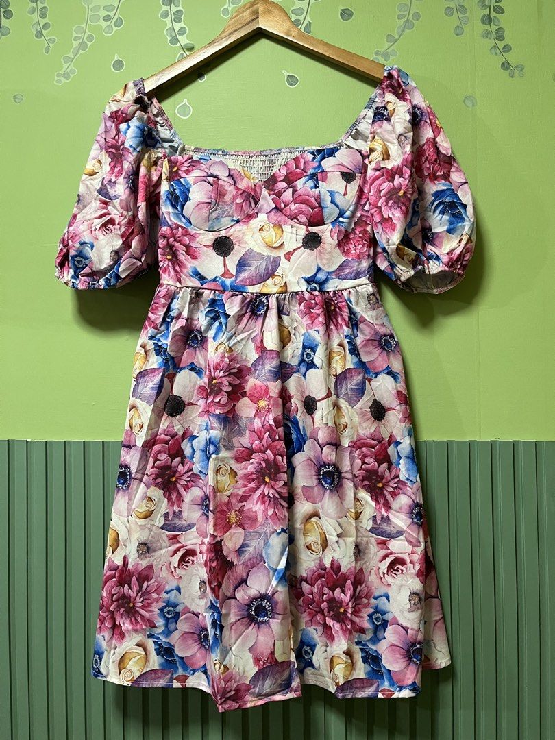 soft padded floral mini dress (Category: Dresses) located in Carmona. Submitted by boldbear.e4b354 (Listing ID 1435290521, Image 1). Description: brand new floral Mini Dress soft padded length: 34 best fit medium to large 👉300 📍Carmona, Cavite 📌Shipping: j&t/ lalamove 📌Payment first basis + sf 📌no cod/no reservation .