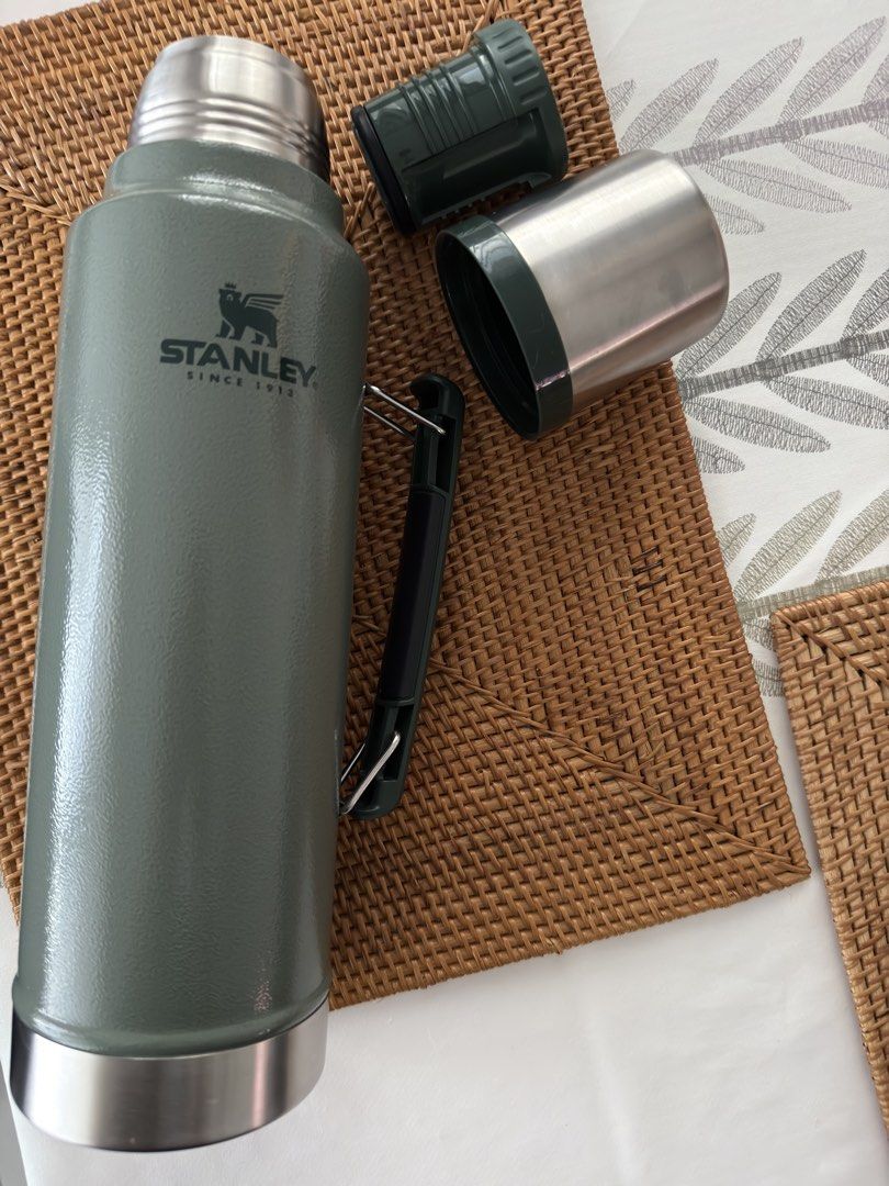 Stanley Classic Legendary Vacuum Insulated Bottle 1.5qt
