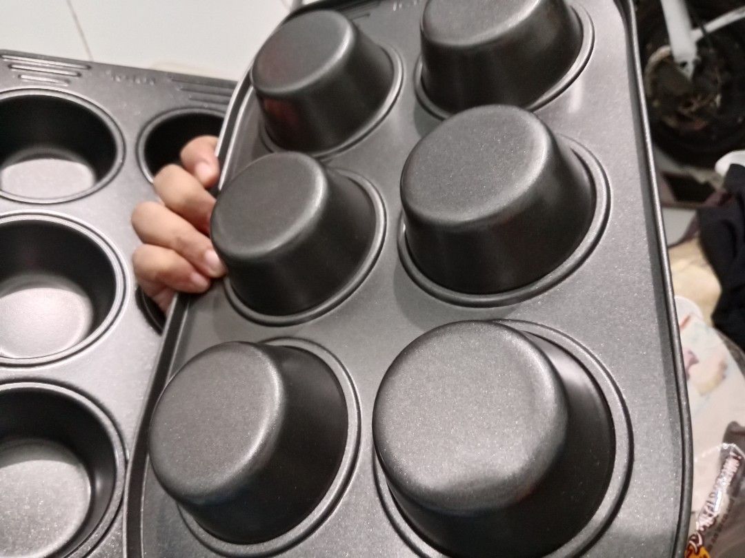 Tefal muffin mold tray (Category: Bakeware) located in Agdangan. Submitted by jcbc0120 (Listing ID 1435309606, Image 3). Description: tefal muffin tray etc..