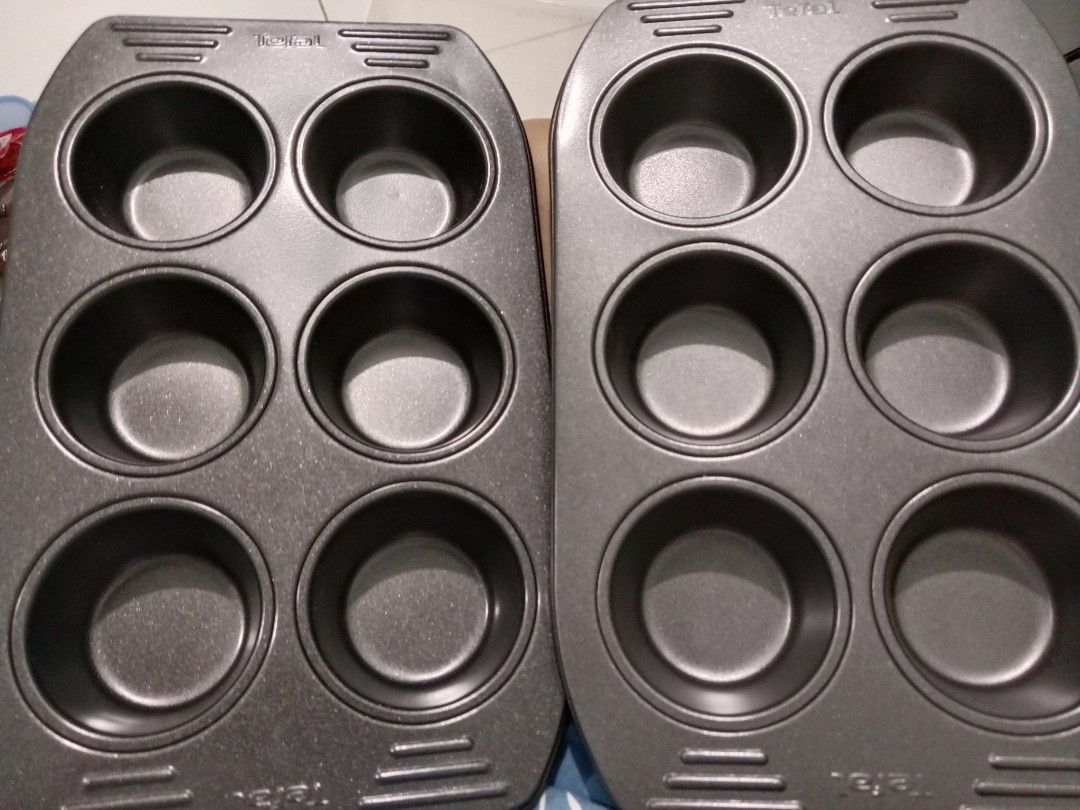 Tefal muffin mold tray (Category: Bakeware) located in Agdangan. Submitted by jcbc0120 (Listing ID 1435309606, Image 1). Description: tefal muffin tray etc..