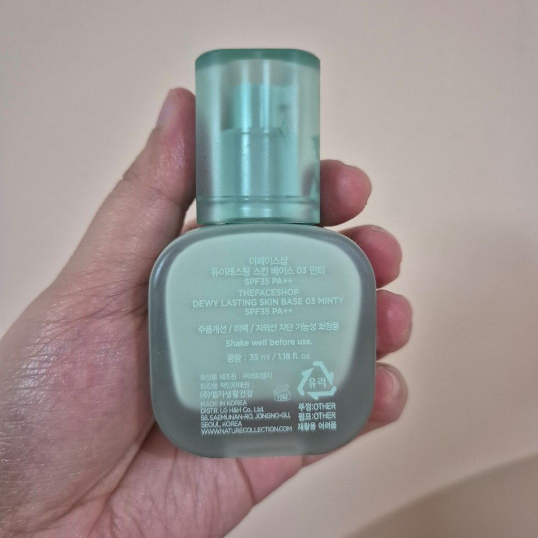 The Face Shop Dewy Lasting Skin Base (Category: Makeup) located in Makati City. Submitted by nkris07 (Listing ID 1435231944, Image 2). Description: from Korea The Face Shop Dewy Skin Lasting Base Green (for redness, calming) extra from Korea, this new but no box 💚 .