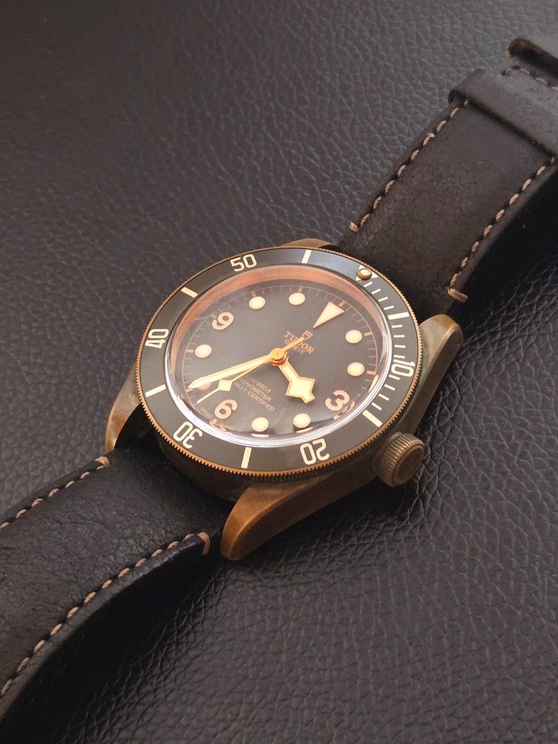 Tudor Black Bay Bronze (Category: Luxury Watches) located in Pasig City. Submitted by ge_borro (Listing ID 1420407489, Image 1). Description: 2020 Tudor Black Bay Bronze • Complete with box, papers, original leather strap, NATO strap • Foreign AD.
