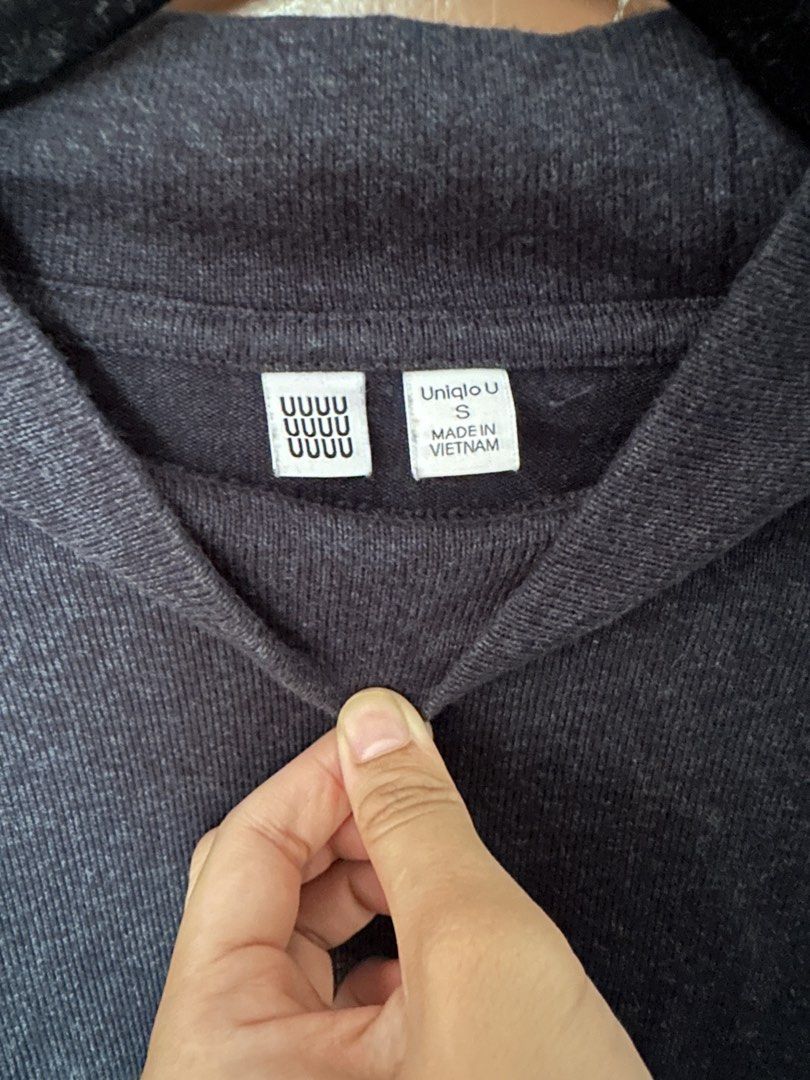 Uniqlo U Turtleneck Sweater (Category: Longsleeves) located in Mandaluyong City. Submitted by ja.declutters (Listing ID 1435282004, Image 2). Description: - Uniqlo U Turtleneck HeatTech Sweater - Sizes: S - Colors: Dark Gray, Mustard Yellow - Features: Mock neck, long sleeves - Versatile for layering or standalone wear take both for ₱700.