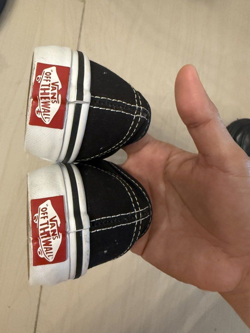 Vans Kids OG (Category: Babies & Kids Fashion) located in Manila. Submitted by kilogramdynamite (Listing ID 1435210180, Image 2). Description: Worn 3 times US 1.0 RFS: no longer fits.