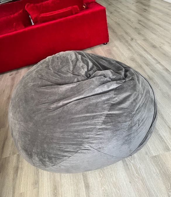 Velvet Bean Bag - Gray (Category: Sofas) located in Pasig City. Submitted by wella_m (Listing ID 1435336692, Image 1). Description: Gray bean sofa 4ft x 4ft - Large, round bean bags - Great for living rooms and entertainment areas.