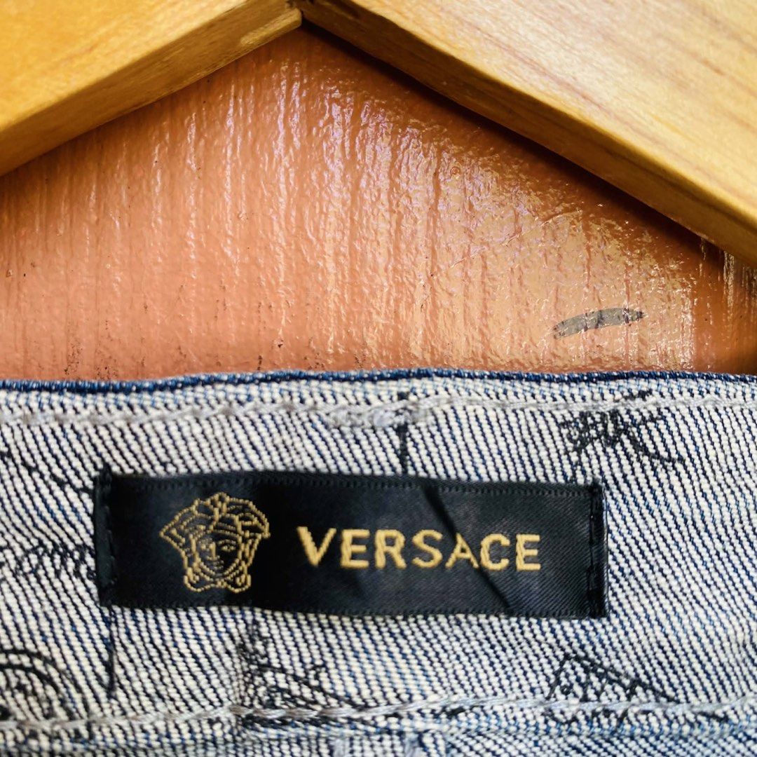Versace (Category: Jeans) located in Digos. Submitted by thrifthed.ph (Listing ID 1435253146, Image 3). Description: Versace Jeans Like new Waistline:30-32 Length:37.5 No issue Solid condi Solid colorate Authentic Complete tags Suitable for picky buyer No return no exchange Authentic Cl:10/10 No return no exchange .