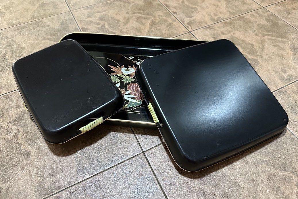 Vintage 3-Piece Lacquerware Tray Set441153684034048003