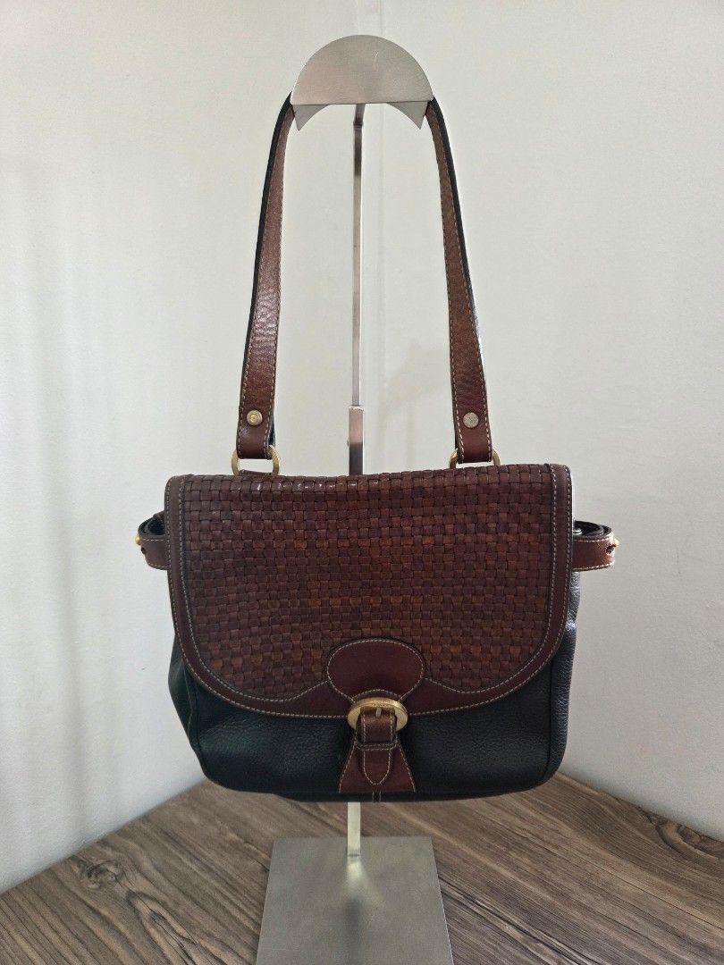 Vintage Bally Woven Leather Handbag (Category: Luxury Bags & Wallets) located in General Trias. Submitted by ClutterCrunch (Listing ID 1435196185, Image 1). Description: - Authentic Bally handbag - Woven leather front panel - Black leather body - Gold-tone buckle closure - Long strap included - Interior zippered pocket with Bally logo - Inner lining tear - Excellent condition for the outer Shipping c/o buyer, thru lalamove or J&T Express MOP: GCa