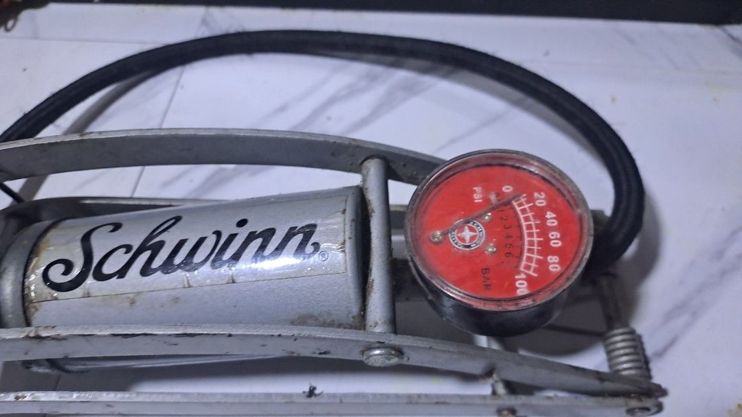 VINTAGE Schwinn FOOT BASE PUMP (Category: Bicycles) located in Davao. Submitted by bravemoon_556cd5 (Listing ID 1435311059, Image 1). Description: we ship nationwide gcash or bank account payment mode .