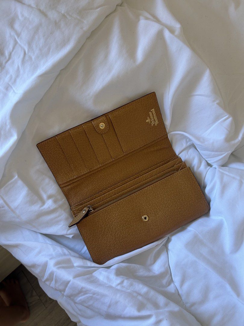 vivienne westwood wallet (Category: Luxury Bags & Wallets) located in Gapan. Submitted by namimori (Listing ID 1435295667, Image 2). Description: signs of use but still in good condition Authentic sourced in Japan.