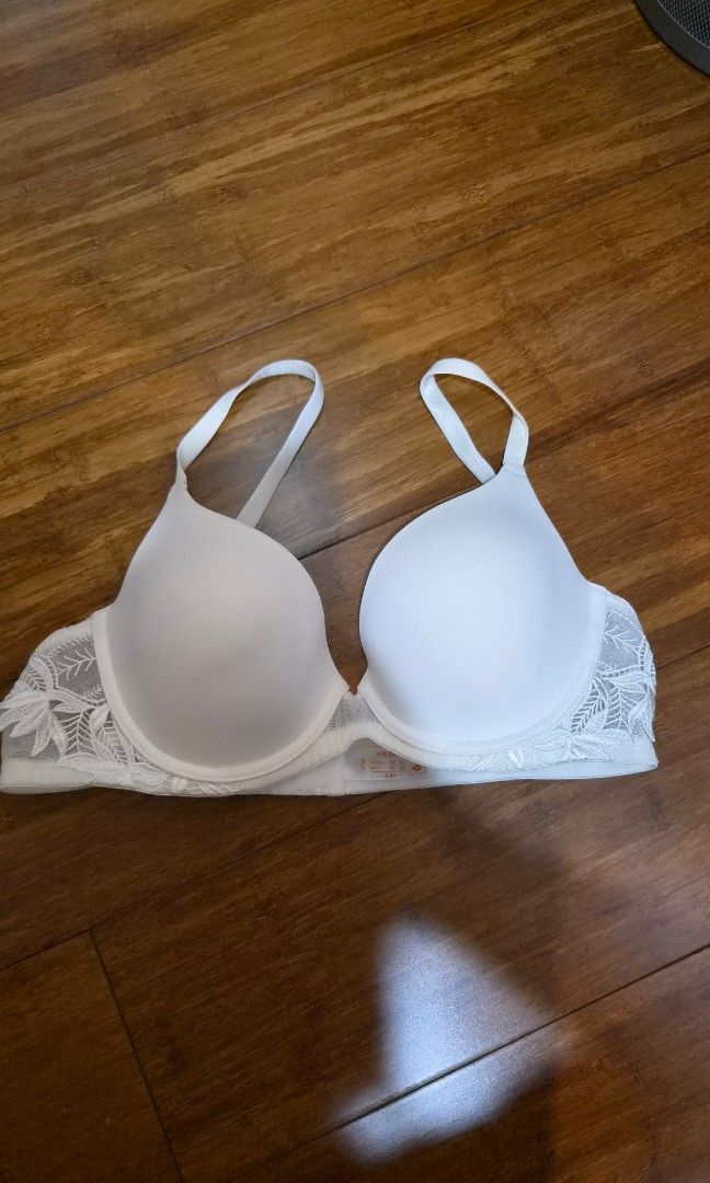 Wacoal Molded Cup Bra with Underwire Size 80A (Category: Undergarments & Loungewear) located in Quezon City. Submitted by sunrise.declutter (Listing ID 1435324635, Image 2). Description: Still with tag. Purchased from Bangkok.