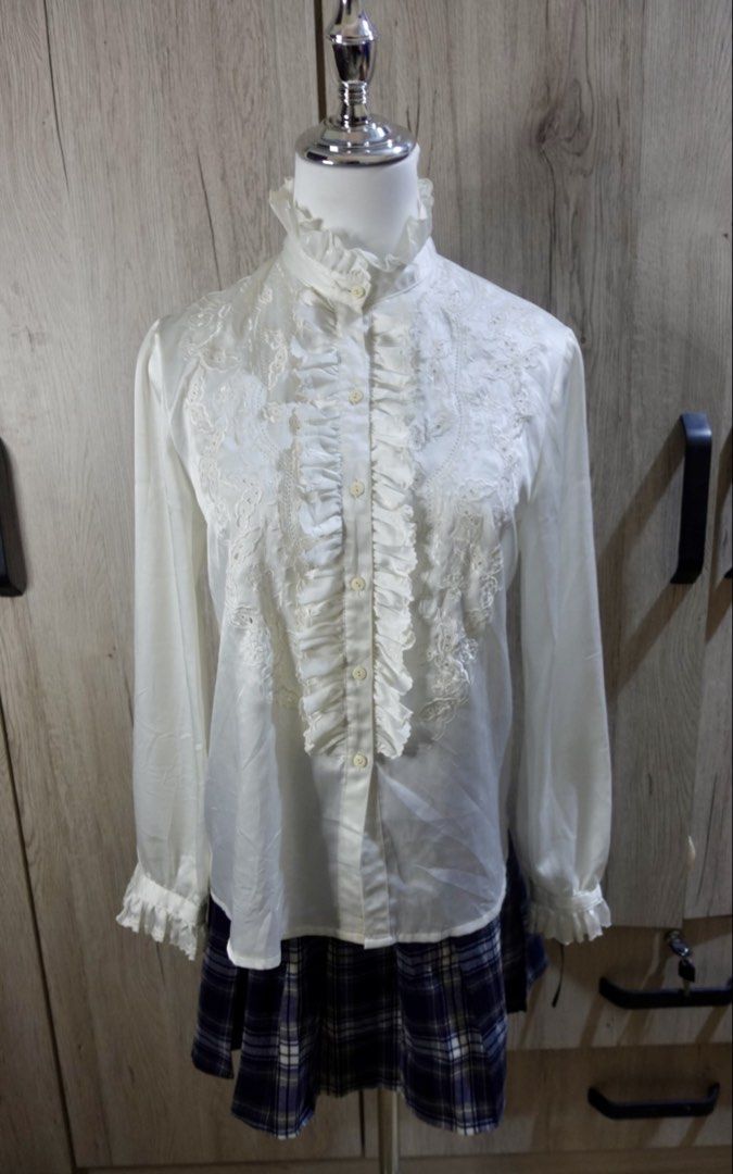 White long sleeve blouse (Category: Blouses) located in Cavite. Submitted by archimage (Listing ID 1435260797, Image 3). Description: - White long sleeve blouse - Satin - Size S - Flaws: Few loose threads and minimal stains.
