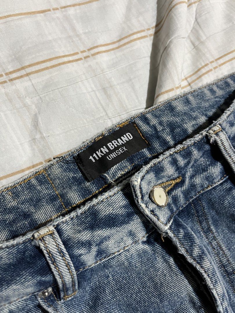 Wide Leg Baggy Jeans (Category: Jeans) located in Marikina City. Submitted by dopaaaa (Listing ID 1435278874, Image 3). Description: Light Washed Baggy Jeans Dimensions: Length - 40’ Waist - 28-29’ Leghole - 10’ Front rise - 13.5’ Thigh Width - 14’ Issue: has a small pinhole at the back leg part. Color may vary due to lighting..