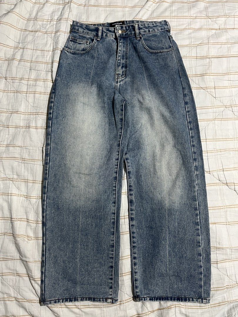 Wide Leg Baggy Jeans (Category: Jeans) located in Marikina City. Submitted by dopaaaa (Listing ID 1435278874, Image 1). Description: Light Washed Baggy Jeans Dimensions: Length - 40’ Waist - 28-29’ Leghole - 10’ Front rise - 13.5’ Thigh Width - 14’ Issue: has a small pinhole at the back leg part. Color may vary due to lighting..
