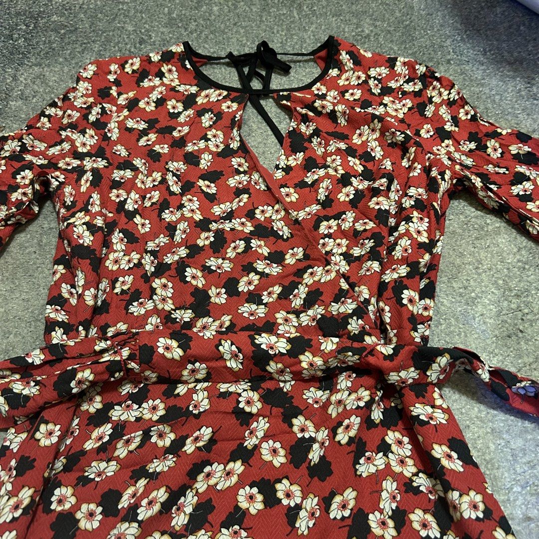 Y2K Morgan De Toi Backless Dress (Category: Dresses) located in San Juan City. Submitted by e_declutters2019 (Listing ID 1435308680, Image 2). Description: • great condition • lined • backless .